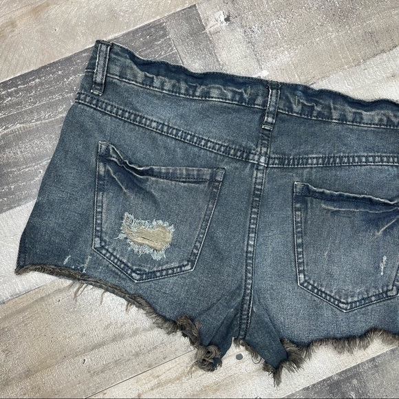 Free People Distressed Button Fly Black Jean Short size 27 - Picture 5 of 10